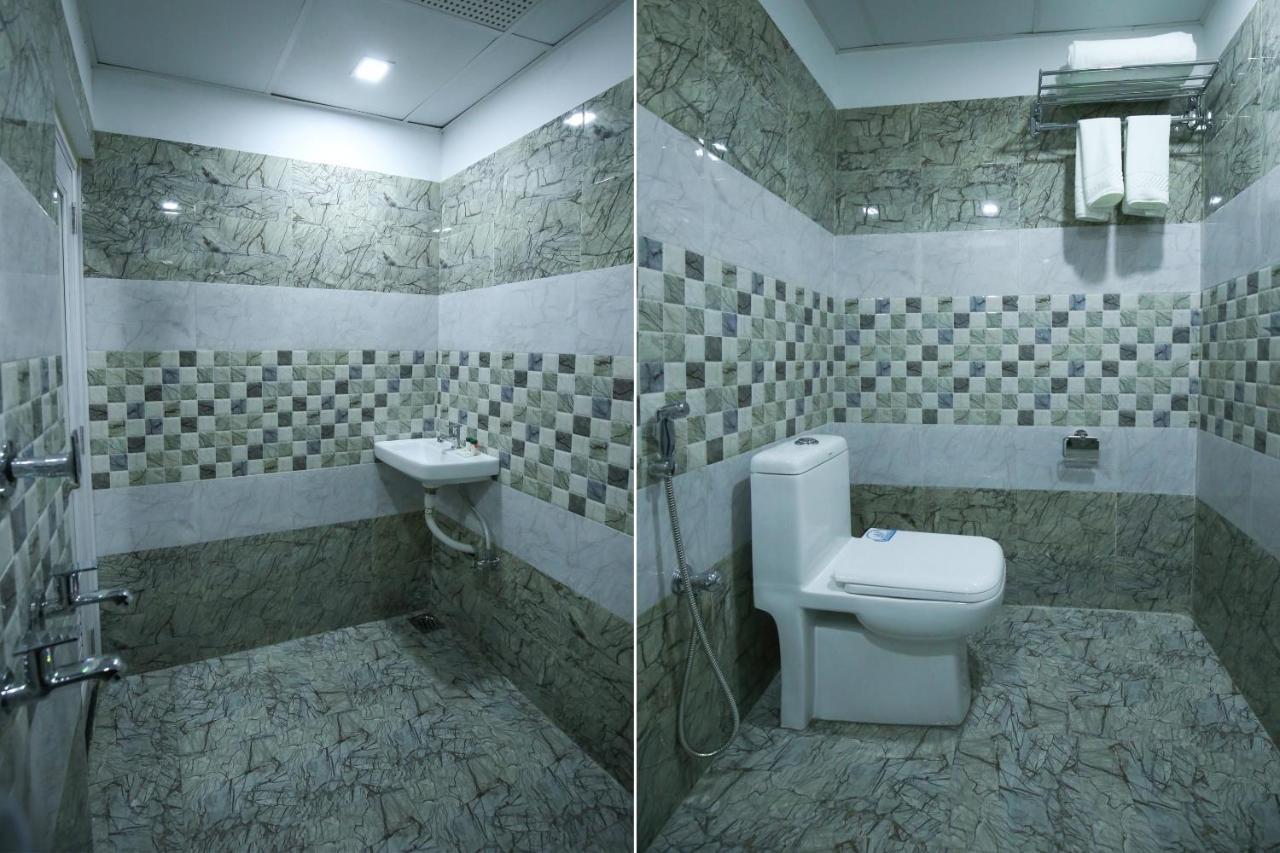 Oyo 10152 Rail View Residency Hotel Alappuzha Bagian luar foto